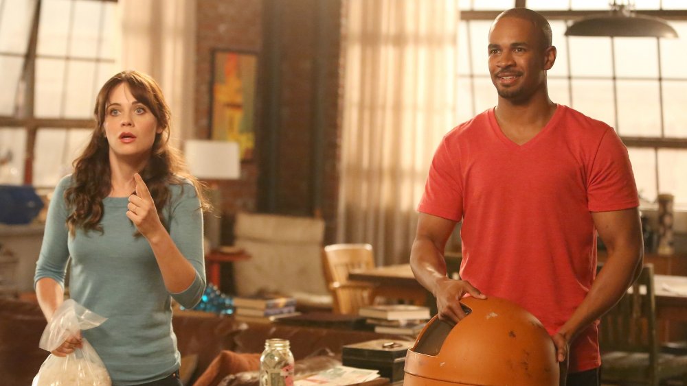 Damon Wayans Jr. and Zooey Deschanel on New Girl 