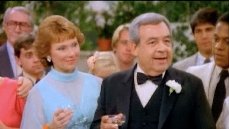 Marion Ross and Tom Bosley talking in Happy Days