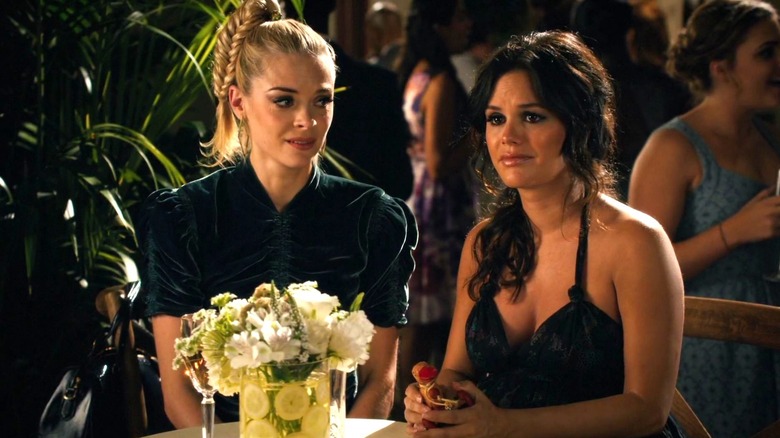 Jamie King sits with Rachel Bilson