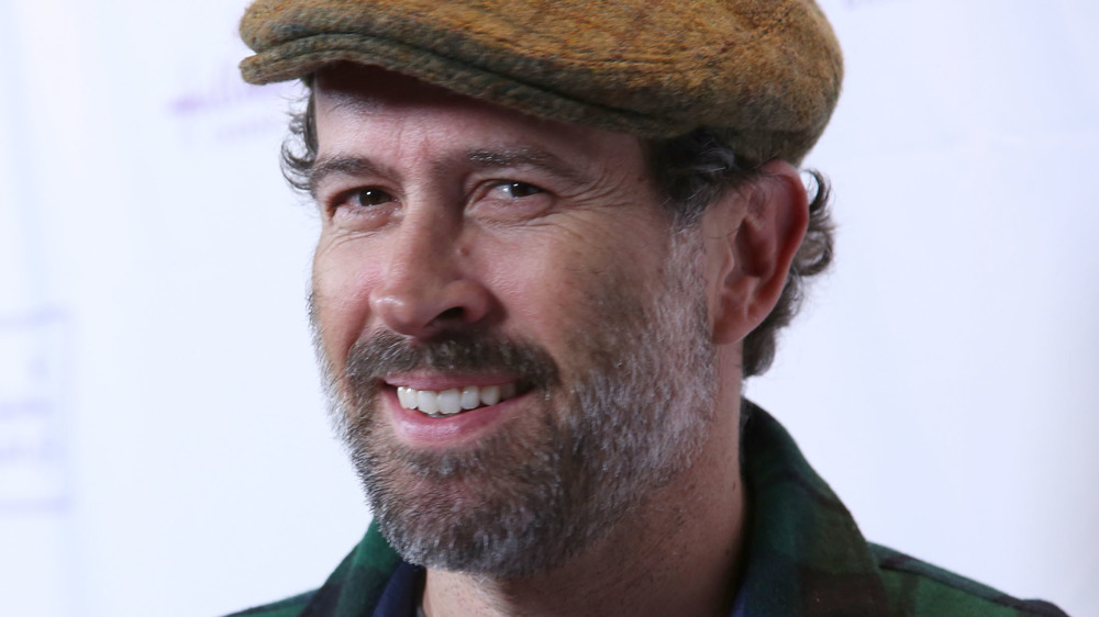 Jason Lee wearing hat