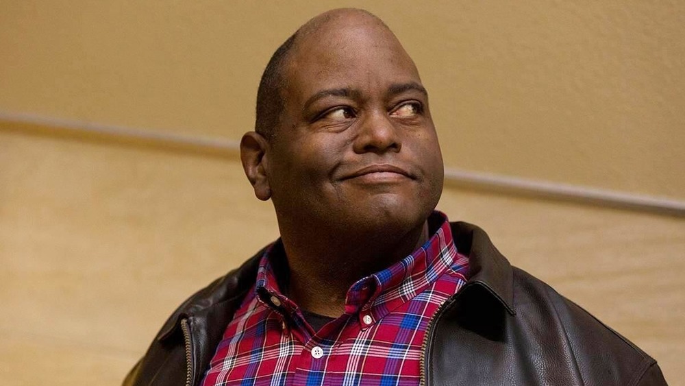 Huell Babineuax smirking