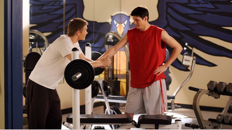 One Tree Hill's Nathan and Lucas working out at gym