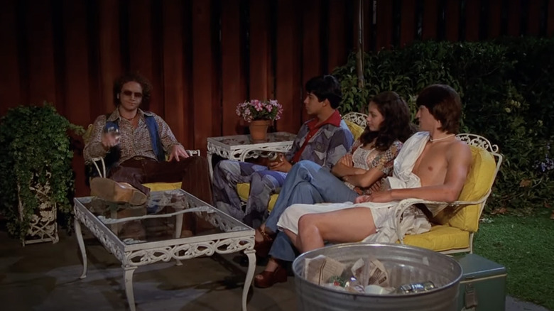 That '70s Show friend group hanging out 