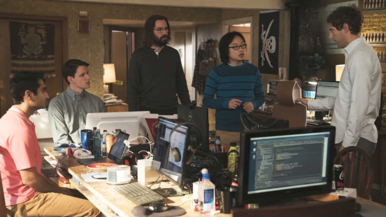 Silicon Valley cast around table