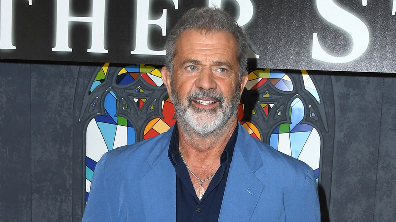 Mel Gibson in blue suit