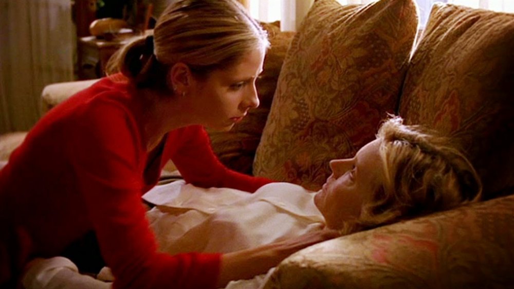 Kristine Sutherland as Joyce and Sarah Michelle Gellar as Buffy Summers, from Buffy the Vampire Slayer