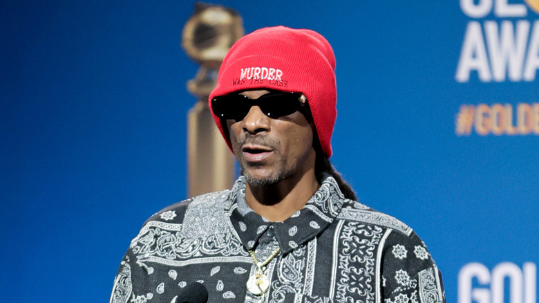 Snoop Dogg announces Golden Globe nominees