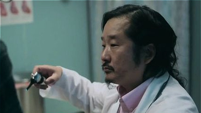 Dr. Kang checking Bear