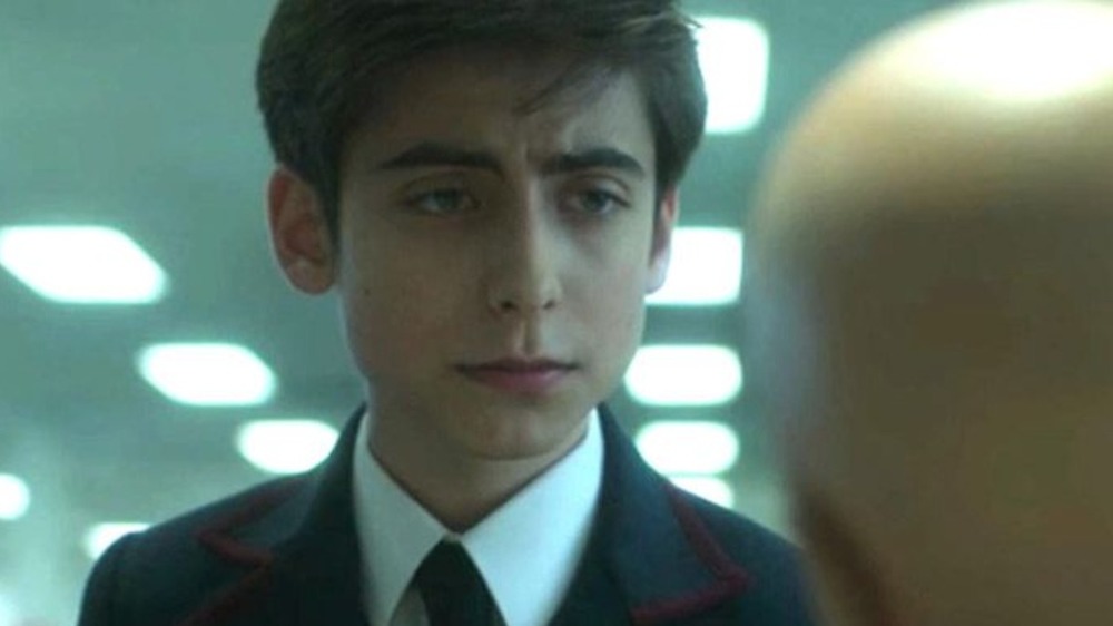 Aidan Gallagher as Number Five with Dolores