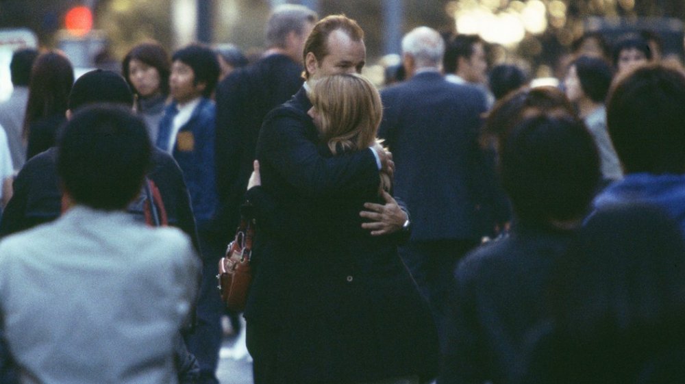 Bill Murray and Scarlett Johansson kiss in Lost In Translation