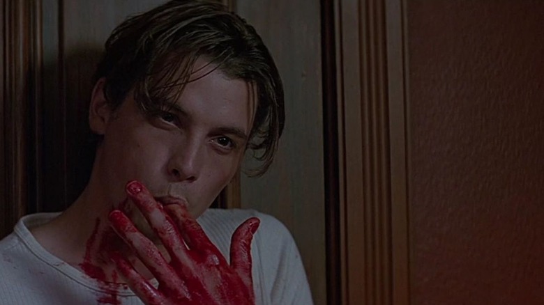 Billy Loomis licking blood off fingers