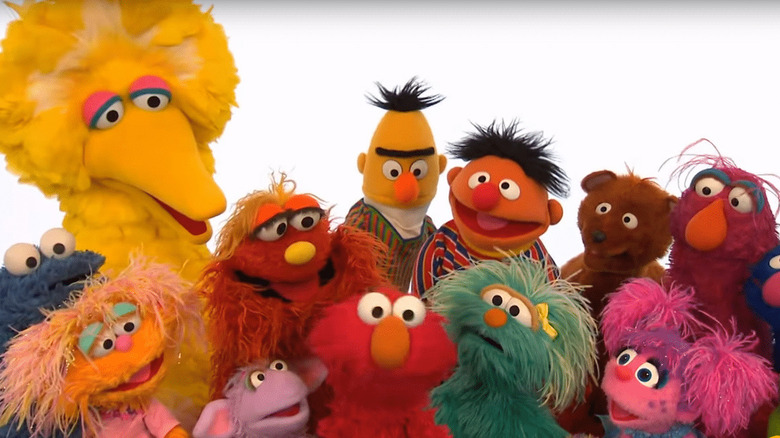 Big Bird, Elmo huddle with Sesame Street puppets