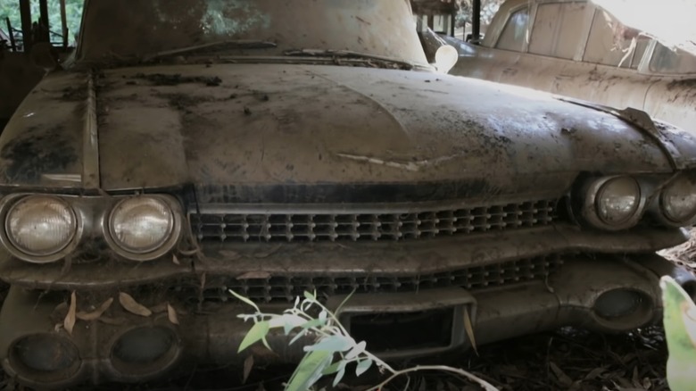 Classic Cadillac looking dirty