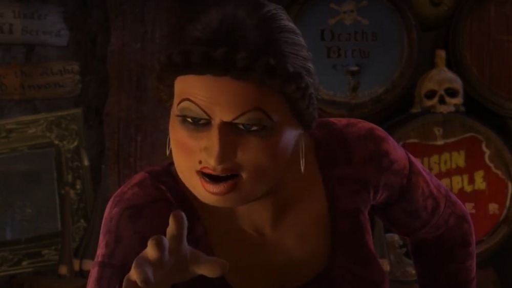 Doris (Larry King) points at the King in Shrek 2