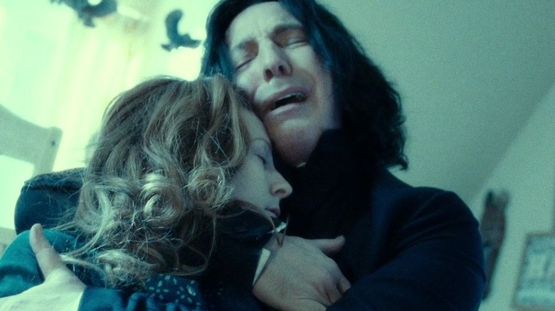 Snape crying and holding dead Lily