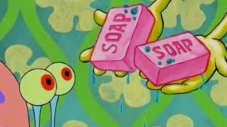 SpongeBob showing Gary soap