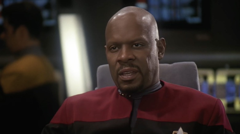 Bald Sisko without hair on Deep Space Nine