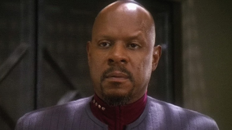 Sisko looks left