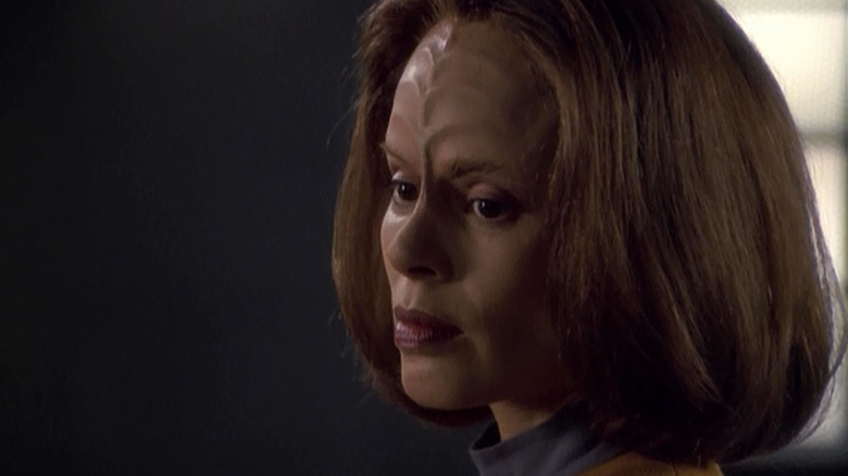 Star Trek: Voyager B'Elanna looks over her shoulder