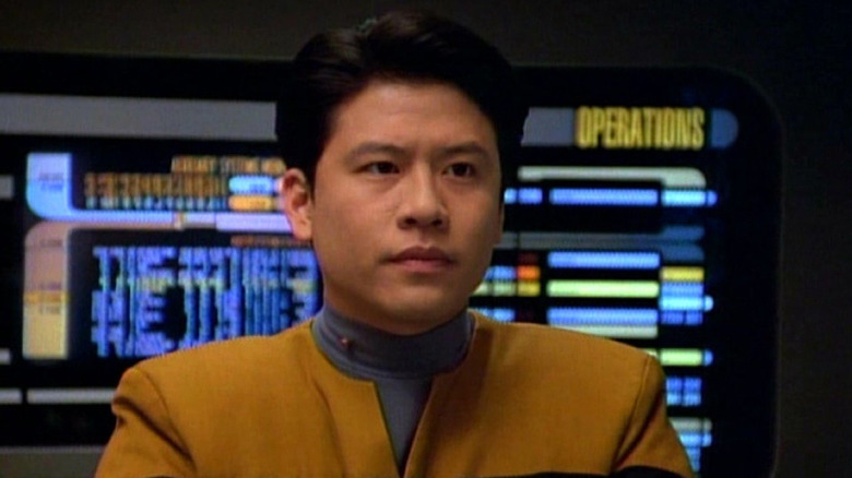 Star Trek: Voyager Harry Kim stationed on the bridge