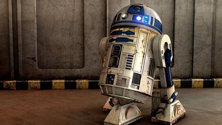 R2-D2 standing on starship