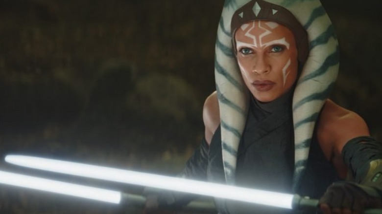 Ahsoka Tano with white lightsabers