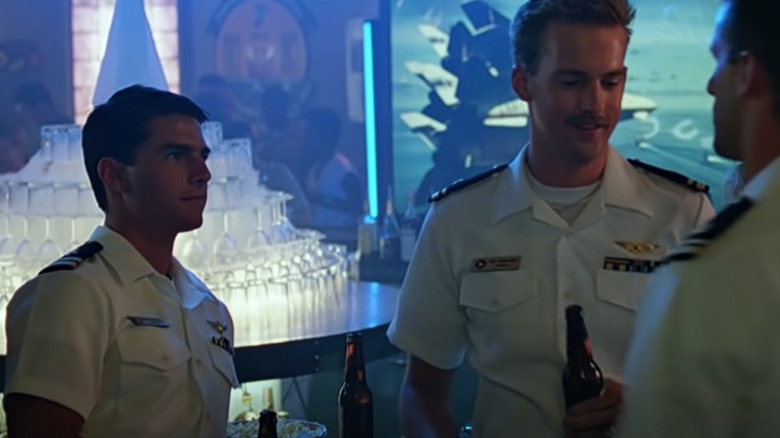 Maverick and Goose in a bar