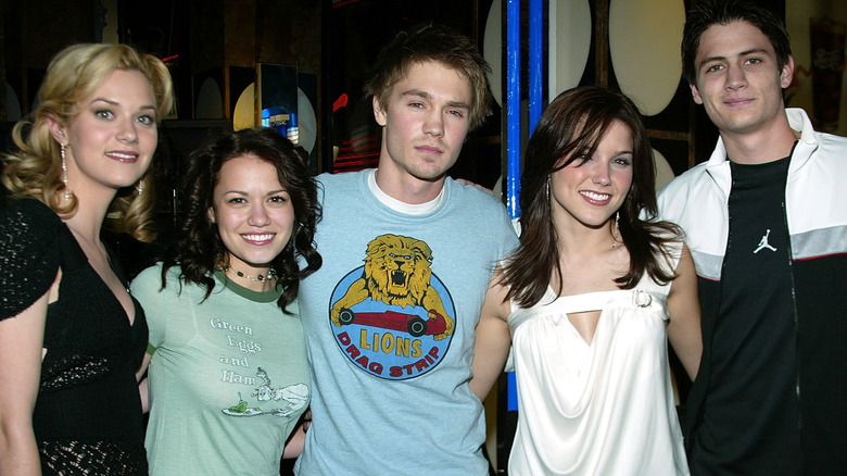 James Lafferty, Chad Michael Murray, Sophia Bush, Hilarie Burton, and Bethany Joy Lenz together