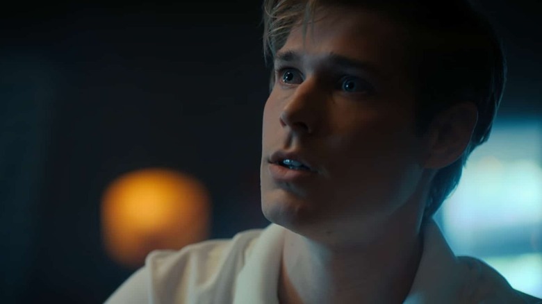 Mason Dye as Jason Carver