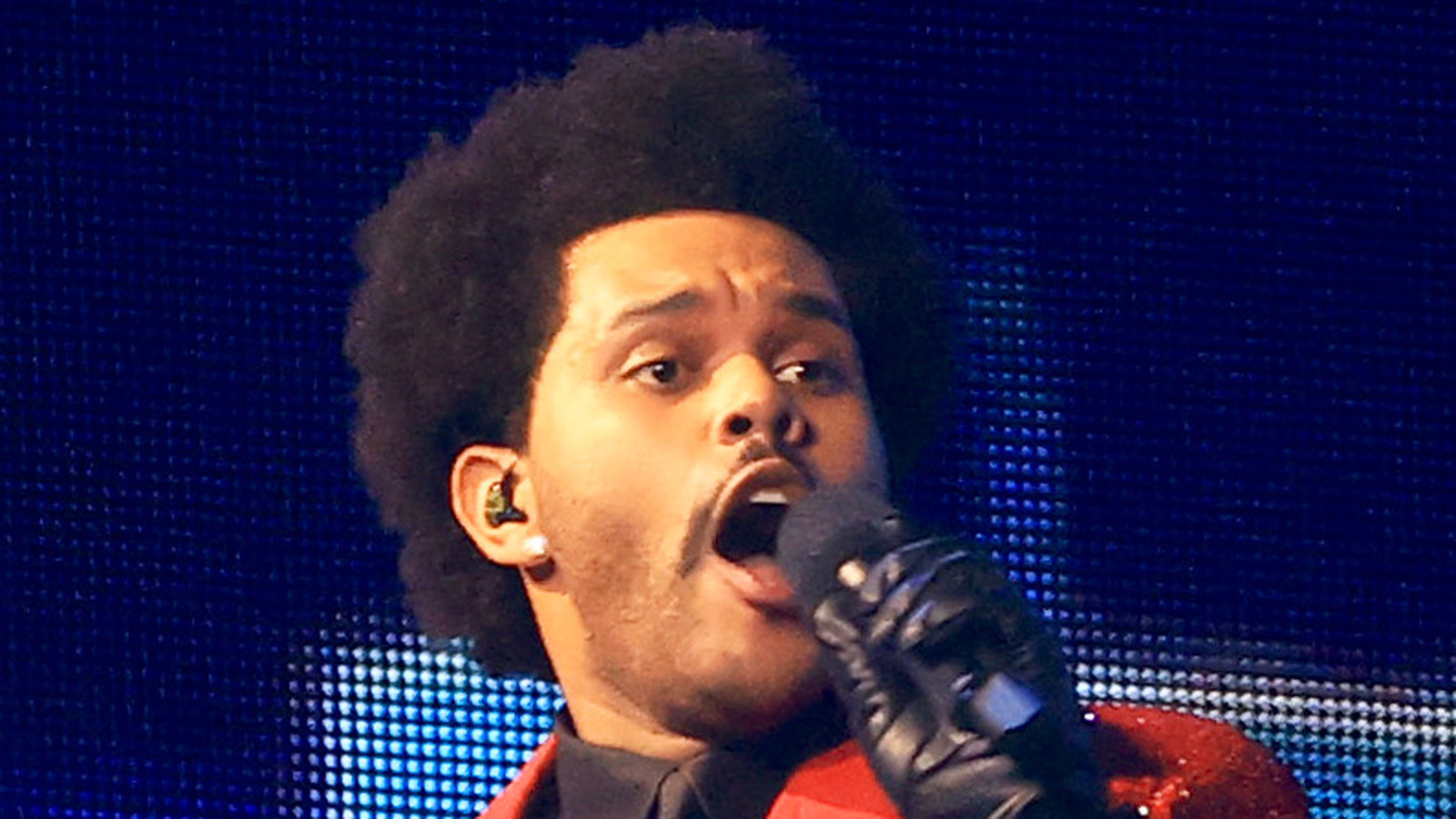 Why did the Weeknd's backup dancers wear bandages during Super Bowl  halftime show?