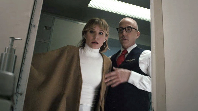 Kristen Bell, Jim Rash shocked in airplane bathroom