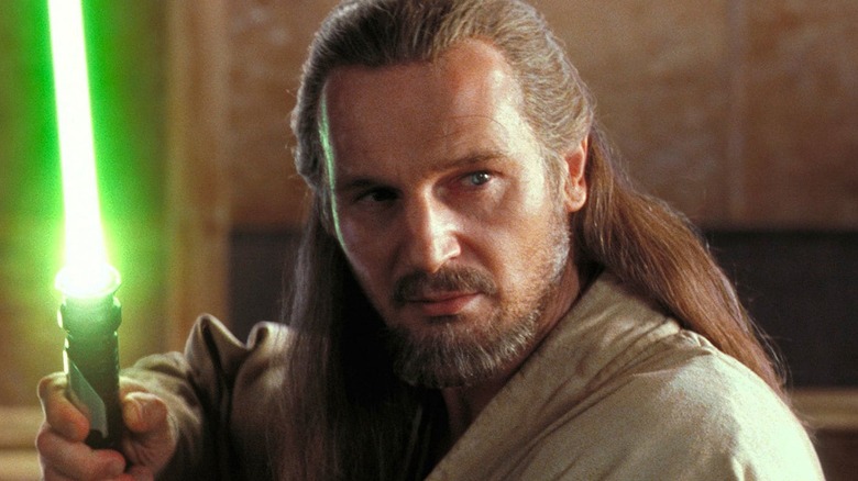 Qui-Gon lightsaber ready