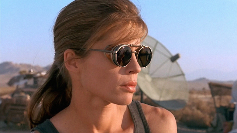 Sarah Connor Round Sunglasses