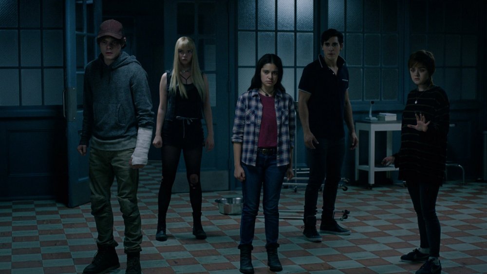 Henry Zaga and the cast of New Mutants