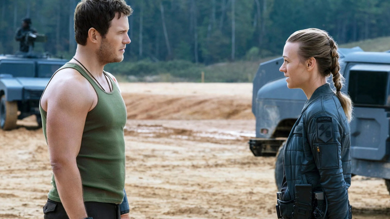 Chris Pratt and Yvonne Strahovski in "The Tomorrow War"