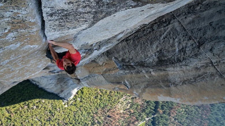 Alex Honnold climbing El Capitan without any equipment in Free Solo