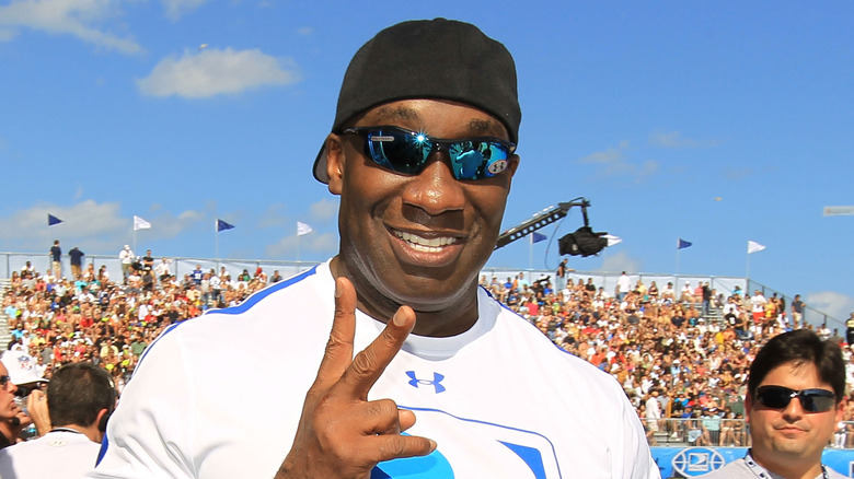 Michael Clarke Duncan making peace sign