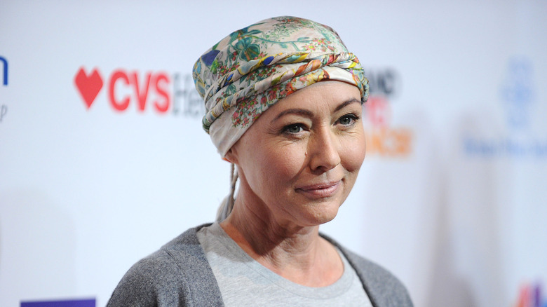 Shannen Doherty wearing a headscarf