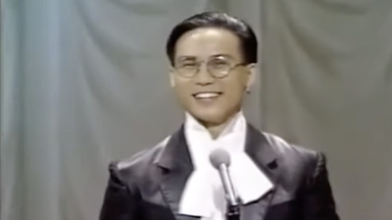 BD Wong accepting his Tony Award for M. Butterfly