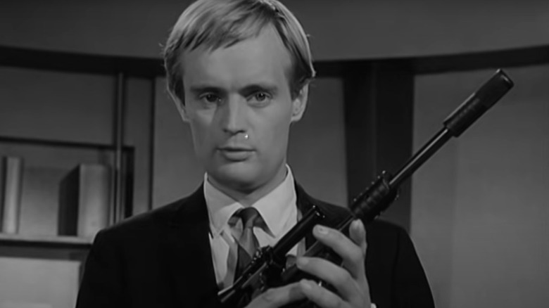 David McCallum holding gun The Man From U.N.C.L.E. 