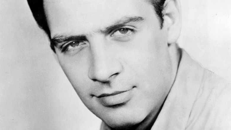 Jerry Orbach poses for photo