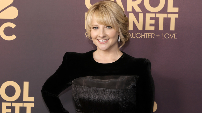 Melissa Rauch on the red carpet