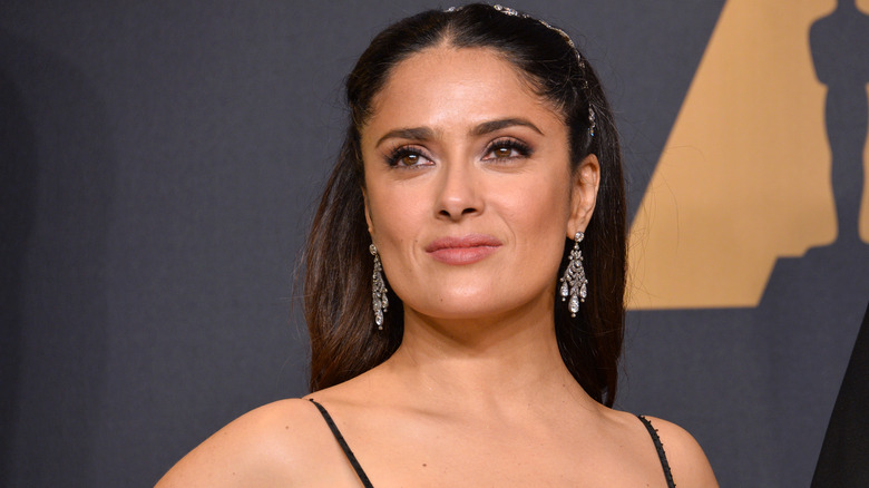 Salma Hayek smiling oscars red carpet