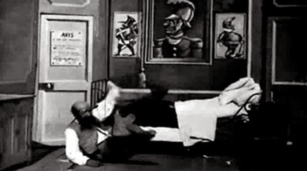 A still from L'auberge Ensorcelee