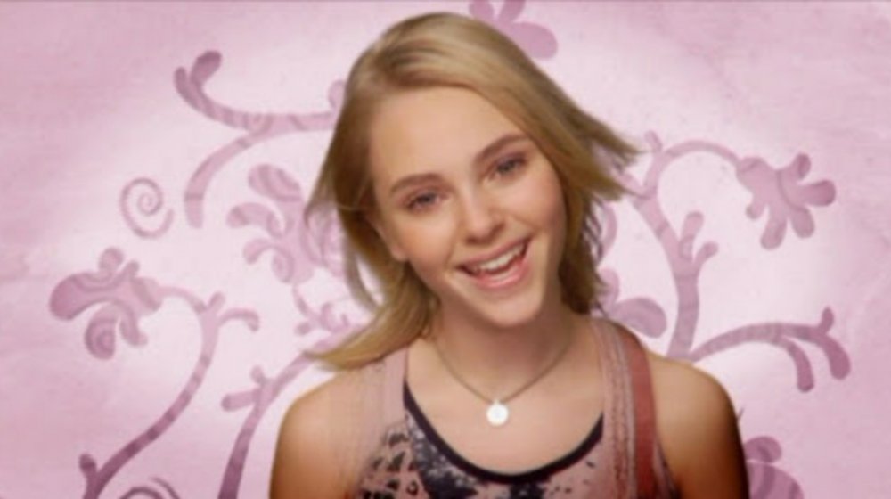 AnnaSophia Robb in the "Keep Your Mind Wide Open" music video