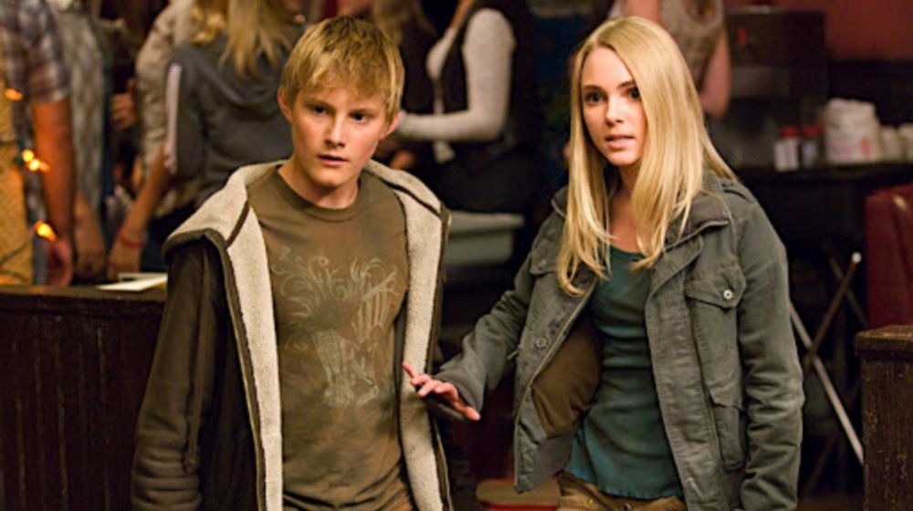 Alexander Ludwig as Seth and AnnaSophia Robb as Sara in Race to Witch Mountain