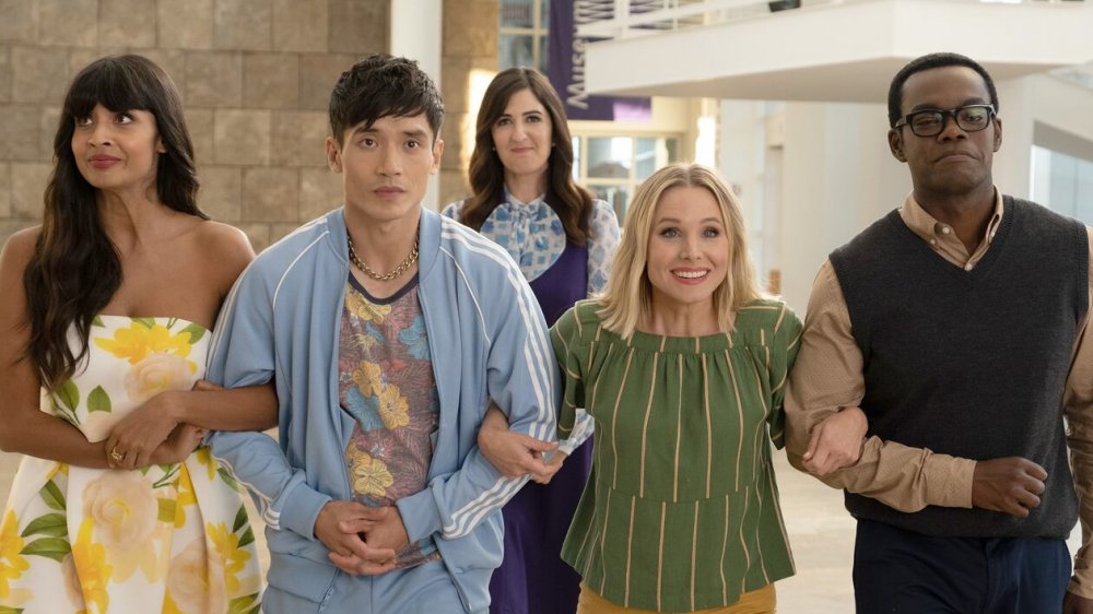 Jameela Jamil, Manny Jacinto, D'Arcy Carden, Kristen Bell and William Jackson Harper in The Good Place