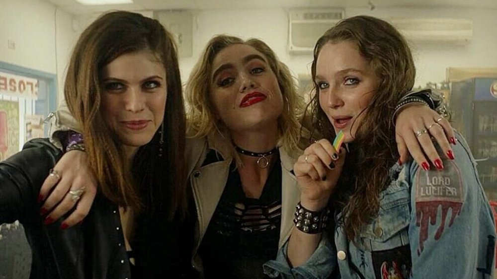 Alexandria Daddario, Maddie Hasson, and Amy Forsyth in We Summon the Darkness