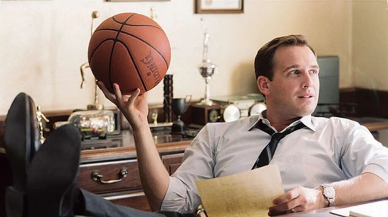 Josh Lucas holding a basketball in Glory Road