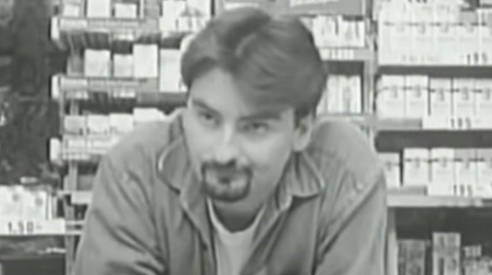 Dante in Clerks trailer